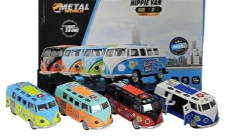 Obrázek z Autobus retro kov/plast 12cm na baterie, světlo, zvuk, zpětný chod, 4dr (12) 
